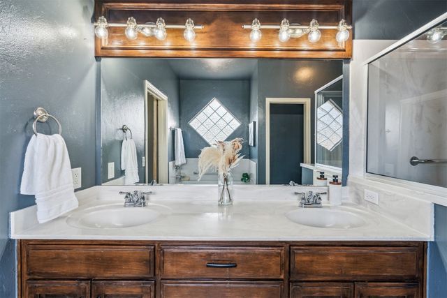 241 E Atlanta Terrace, Mustang, OK 73064