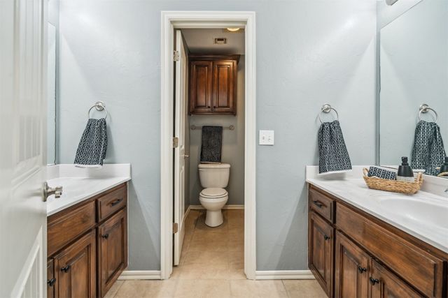 241 E Atlanta Terrace, Mustang, OK 73064