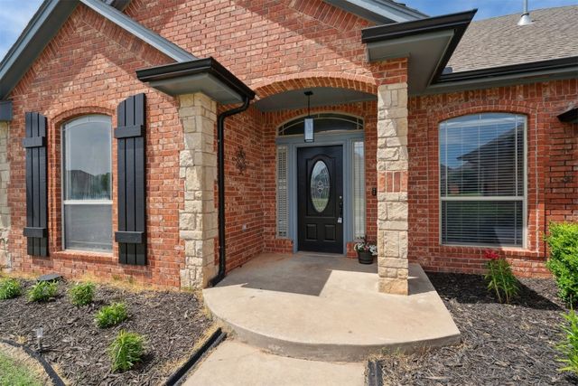 241 E Atlanta Terrace, Mustang, OK 73064