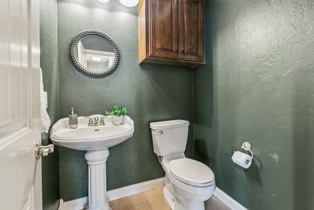 241 E Atlanta Terrace, Mustang, OK 73064