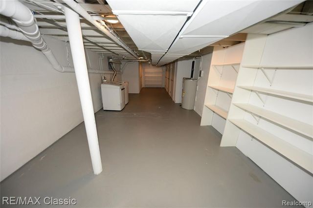 1060 Wimbleton Drive, Birmingham, MI 48009