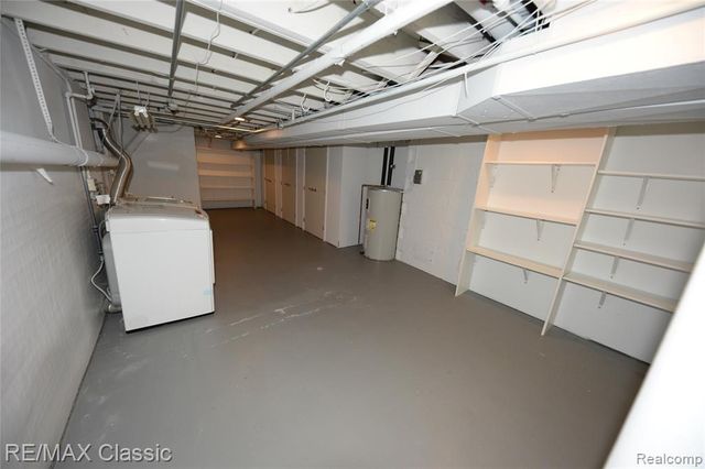 1060 Wimbleton Drive, Birmingham, MI 48009