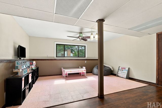 8006 Craig Drive, Wonder Lake, IL 60097