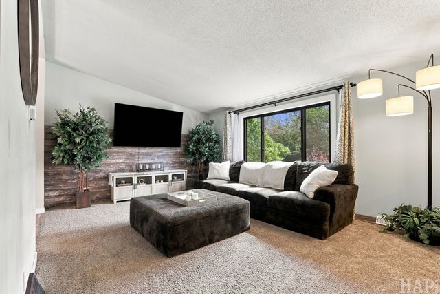 8006 Craig Drive, Wonder Lake, IL 60097