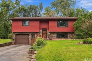 8006 Craig Drive, Wonder Lake, IL 60097