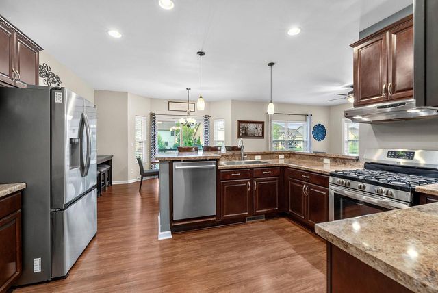 21651 N Weather Edge CIRCLE, Lannon, WI 53046