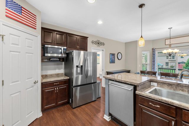 21651 N Weather Edge CIRCLE, Lannon, WI 53046