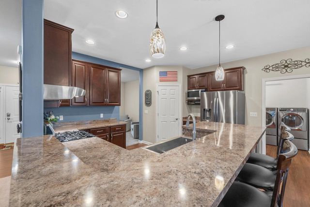21651 N Weather Edge CIRCLE, Lannon, WI 53046