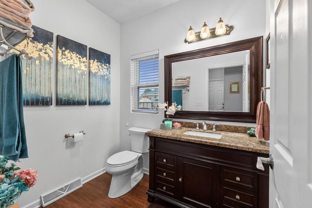 21651 N Weather Edge CIRCLE, Lannon, WI 53046
