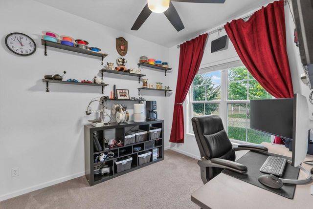 21651 N Weather Edge CIRCLE, Lannon, WI 53046