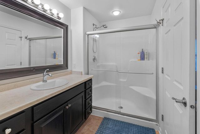 21651 N Weather Edge CIRCLE, Lannon, WI 53046