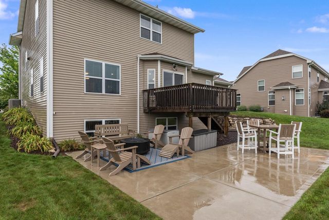 21651 N Weather Edge CIRCLE, Lannon, WI 53046