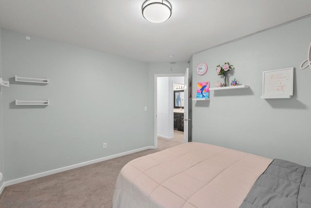 21651 N Weather Edge CIRCLE, Lannon, WI 53046