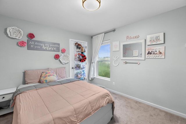 21651 N Weather Edge CIRCLE, Lannon, WI 53046