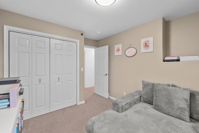 21651 N Weather Edge CIRCLE, Lannon, WI 53046