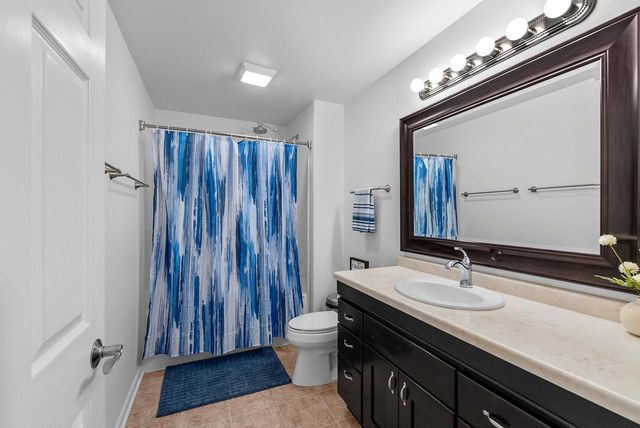 21651 N Weather Edge CIRCLE, Lannon, WI 53046