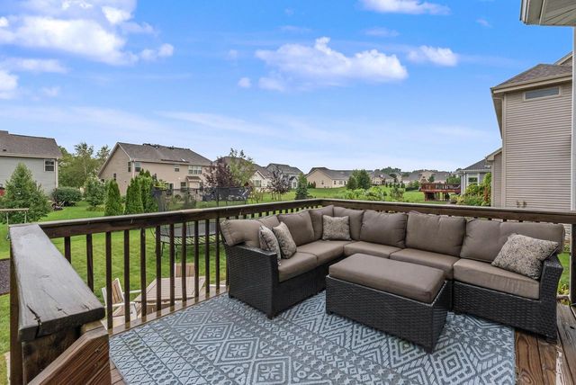 21651 N Weather Edge CIRCLE, Lannon, WI 53046