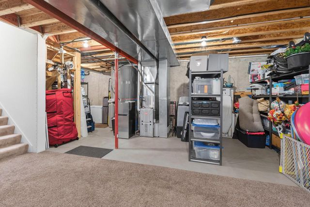 21651 N Weather Edge CIRCLE, Lannon, WI 53046