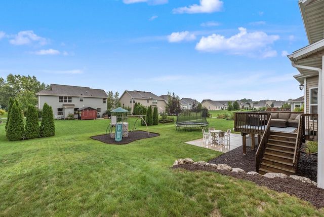21651 N Weather Edge CIRCLE, Lannon, WI 53046