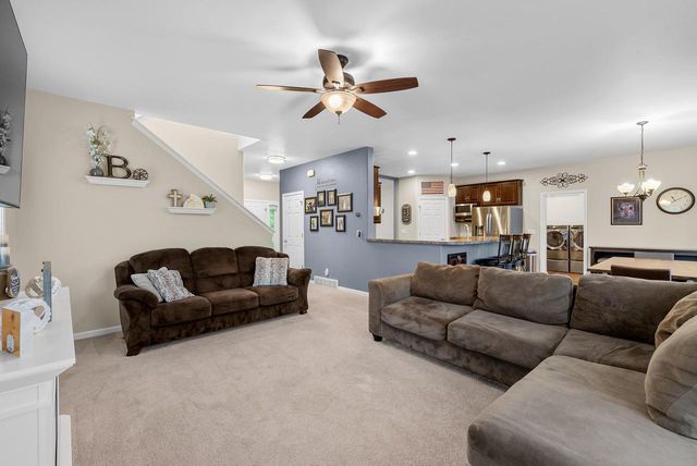 21651 N Weather Edge CIRCLE, Lannon, WI 53046
