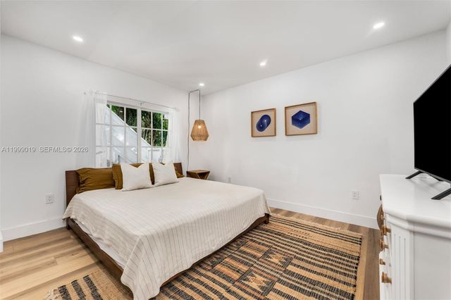 3951 Park Dr, Miami, FL 33133