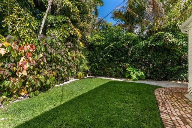 3951 Park Dr, Miami, FL 33133