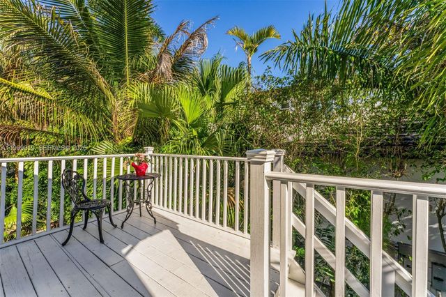 3951 Park Dr, Miami, FL 33133
