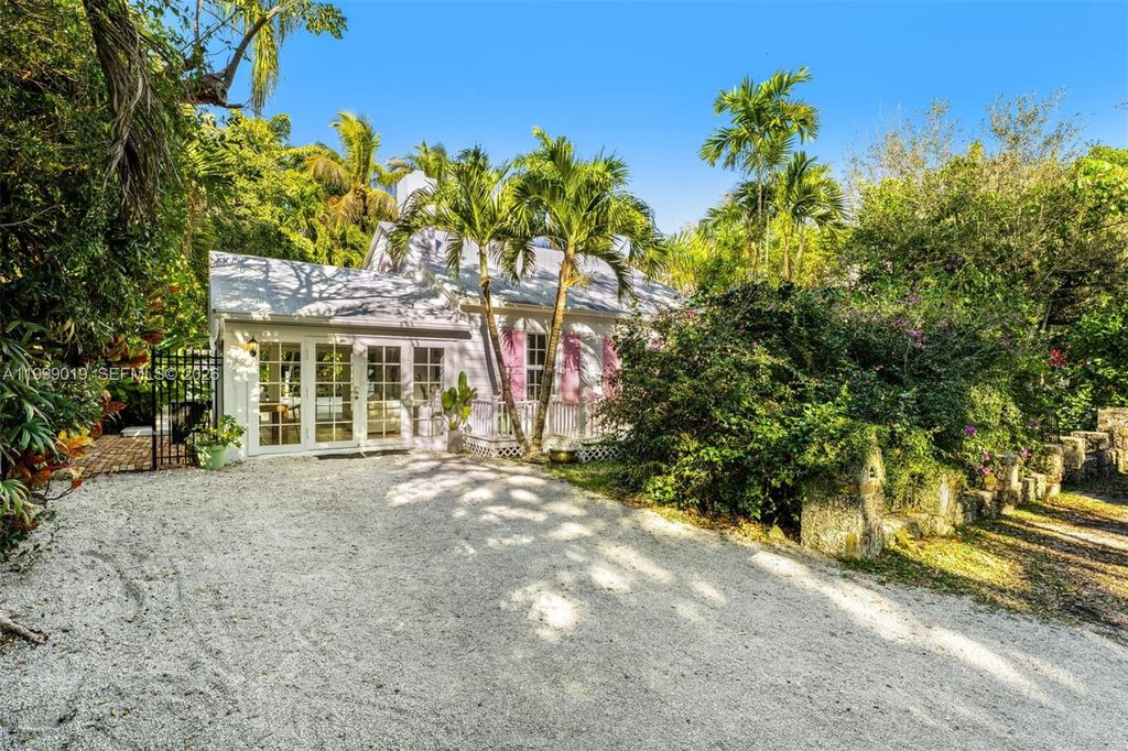 3951 Park Dr, Miami, FL 33133