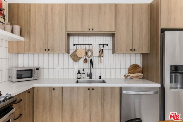 249 N Bonnie Brae Street 1, Los Angeles, CA 90026