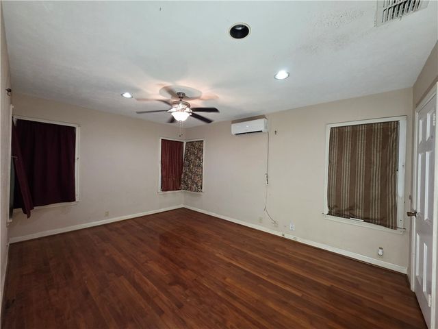 1513 Fern St, Corpus Christi, TX 78404
