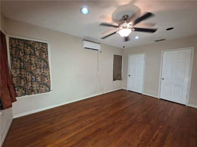1513 Fern St, Corpus Christi, TX 78404