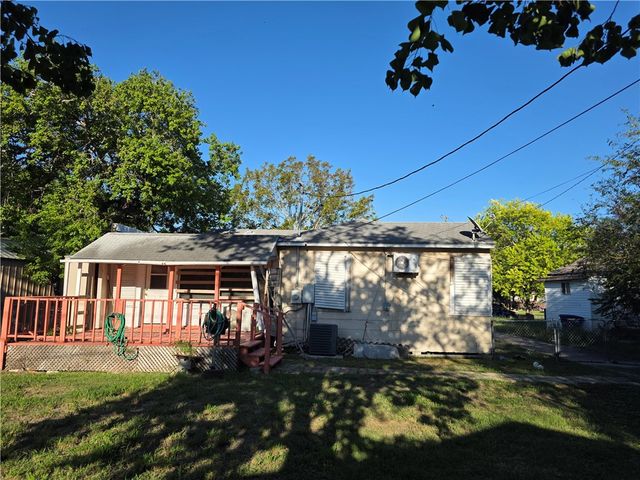 1513 Fern St, Corpus Christi, TX 78404