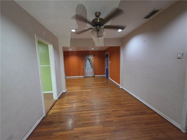 1513 Fern St, Corpus Christi, TX 78404