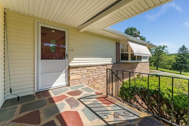24 Hardscrabble Hill Rd, Raritan Twp., NJ 08822
