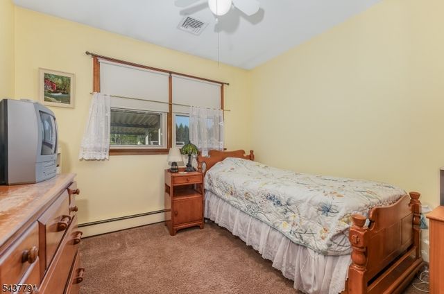24 Hardscrabble Hill Rd, Raritan Twp., NJ 08822