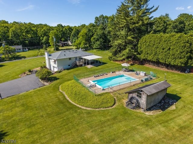 24 Hardscrabble Hill Rd, Raritan Twp., NJ 08822