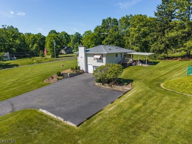 24 Hardscrabble Hill Rd, Raritan Twp., NJ 08822