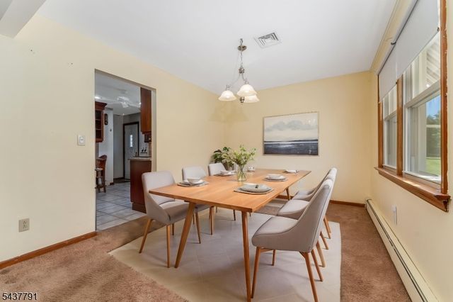 24 Hardscrabble Hill Rd, Raritan Twp., NJ 08822