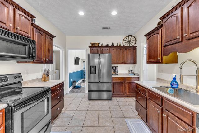 100 Susie's Place, Wetumpka, AL 36092