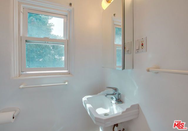 2534 7th Street 4, Santa Monica, CA 90405