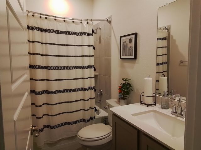 9712 Quail Pointe Road, Aubrey, TX 76227