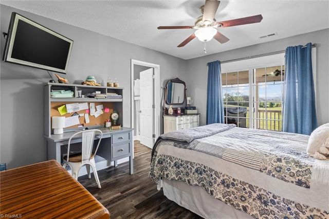 425 Airview Drive, Mount Airy, NC 27030