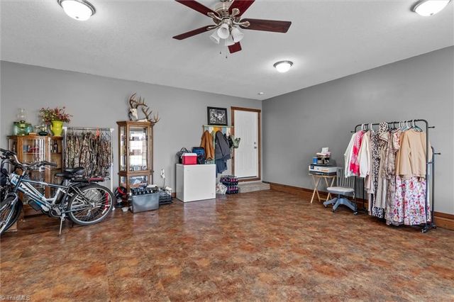 425 Airview Drive, Mount Airy, NC 27030