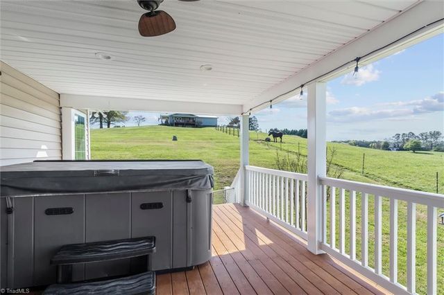 425 Airview Drive, Mount Airy, NC 27030