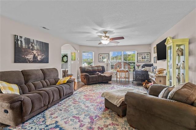 425 Airview Drive, Mount Airy, NC 27030
