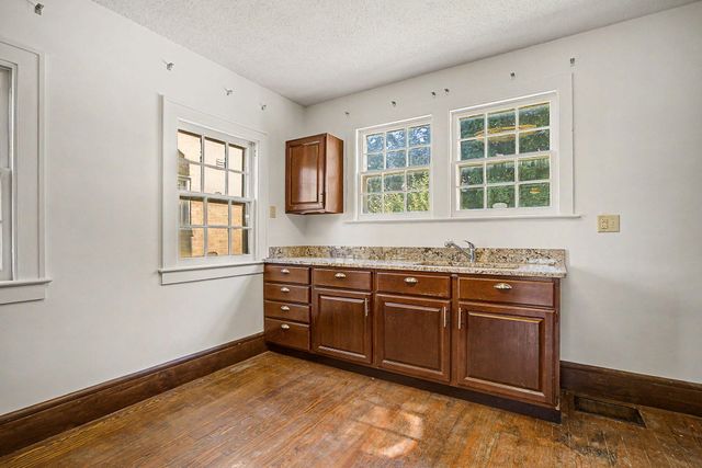 1110 W Michigan Avenue, Jackson City, MI 49202