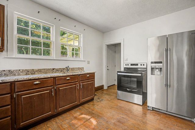 1110 W Michigan Avenue, Jackson City, MI 49202