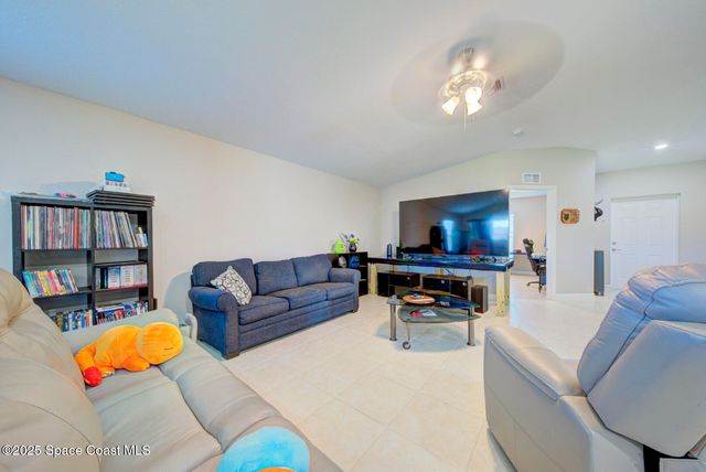 318 Silver Frost Street SE, Palm Bay, FL 32909