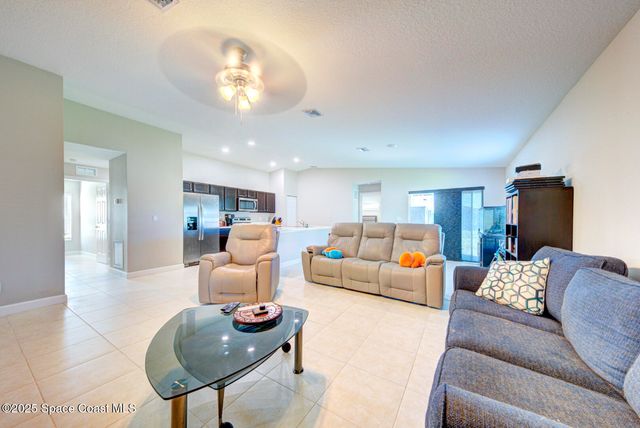 318 Silver Frost Street SE, Palm Bay, FL 32909