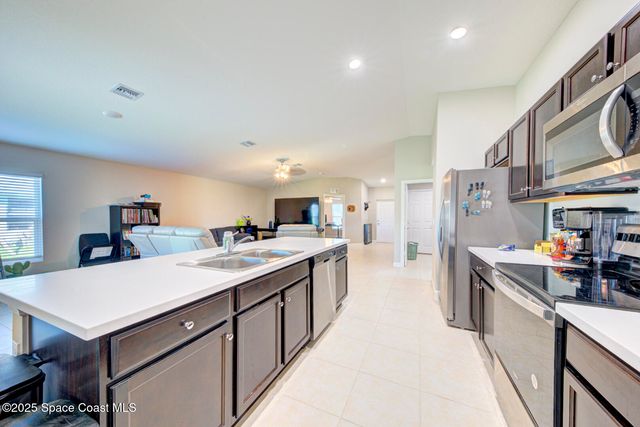 318 Silver Frost Street SE, Palm Bay, FL 32909